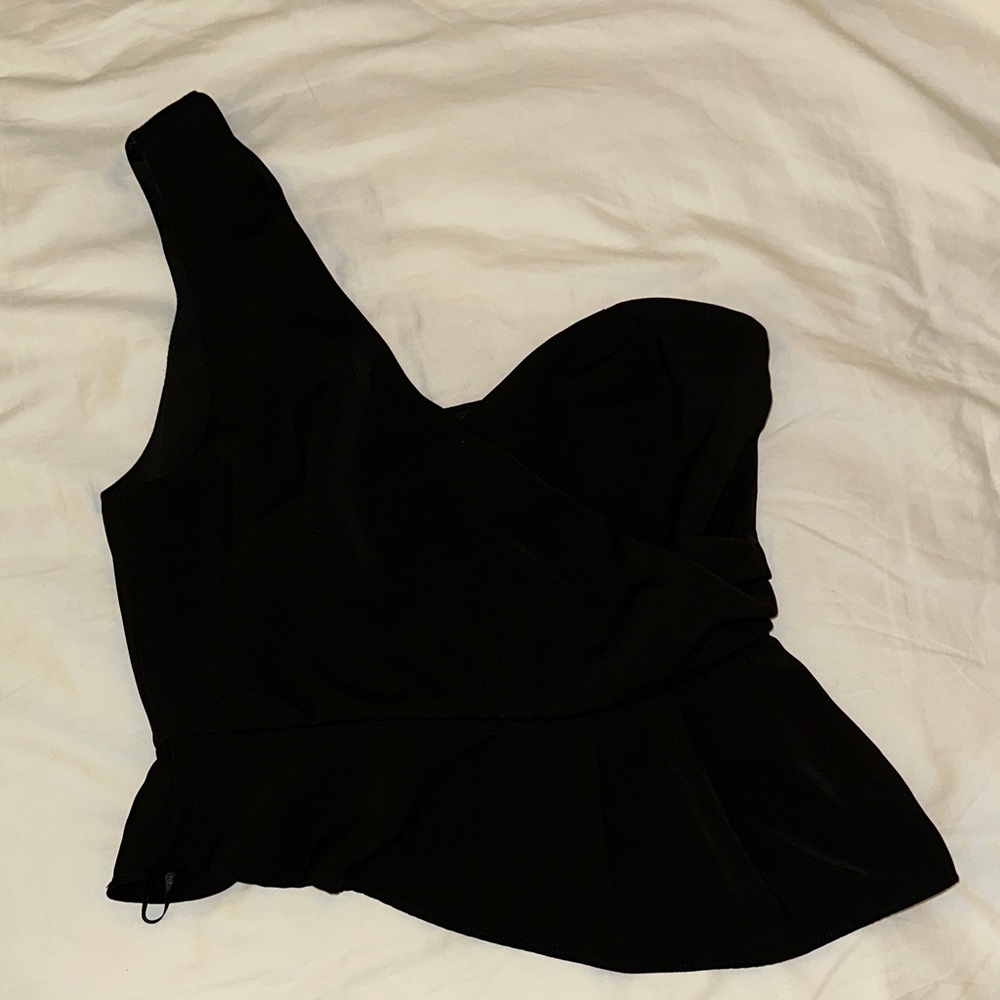 Superdown | Black Asymmetrical One-Shoulder Top